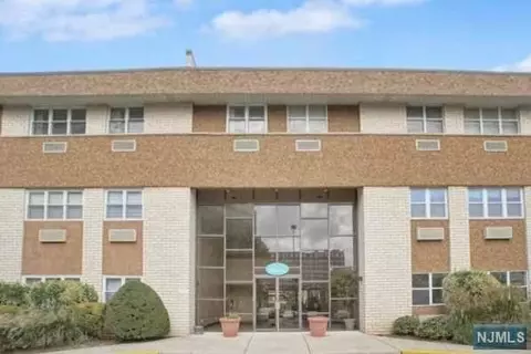 1111 River Rd #E15, Edgewater, NJ 07020