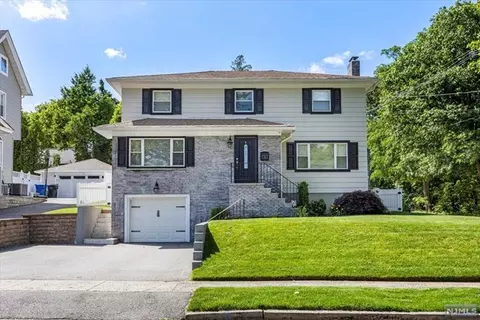 4 Hawthorne St, Rutherford, NJ 07070