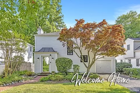 720 Northumberland Rd, Teaneck, NJ 07666