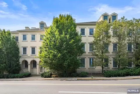 180 Edgewater Rd #1H, Cliffside Park, NJ 07010