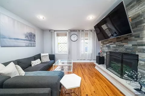 109 Grand Ave #1D, Englewood, NJ 07631