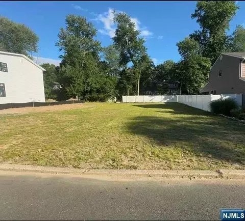 993 Adams Pl, Twp Of Washington, NJ 07676