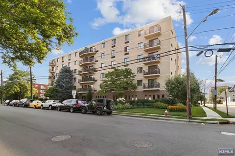 300 Park St #1D, Hackensack, NJ 07601
