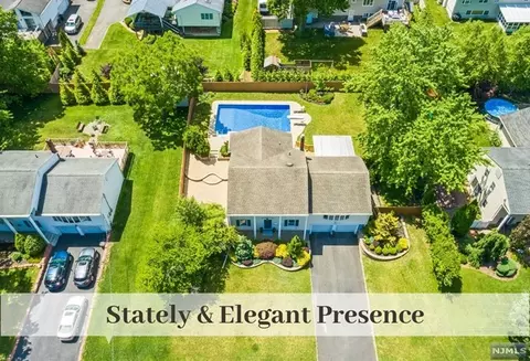 118 Munsey Rd, Emerson, NJ 07630