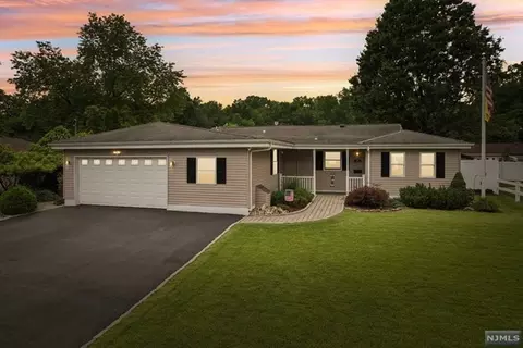24 Emwood Dr, Emerson, NJ 07630