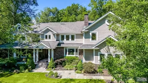 67 Rolling Ridge Rd, Saddle River, NJ 07458