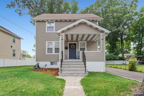 330 Washington Pl, Englewood, NJ 07631