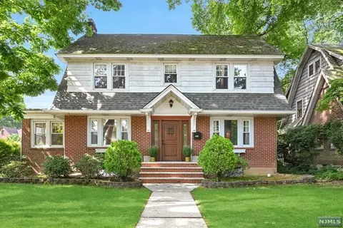 440 W Englewood Ave, Teaneck, NJ 07666