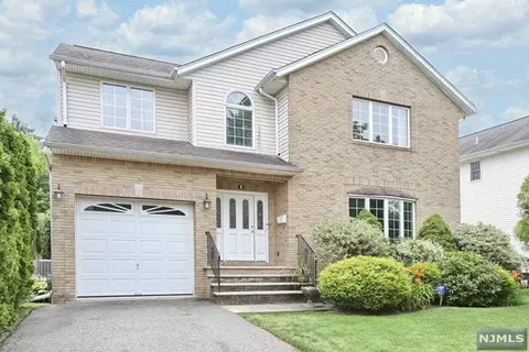 1 Cedar St, Wallington, NJ 07057
