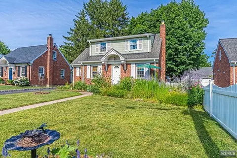 51 Merritt Ave, Dumont, NJ 07628