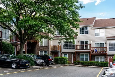 763 Charles Ct, Fort Lee, NJ 07024