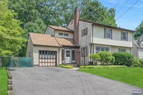 472 Grove St, Oradell, NJ 07649