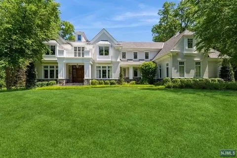 142 Pine Ter, Demarest, NJ 07627 photo 1
