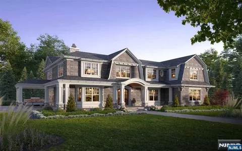 28 Geraldine Ct, Englewood Cliffs, NJ 07632