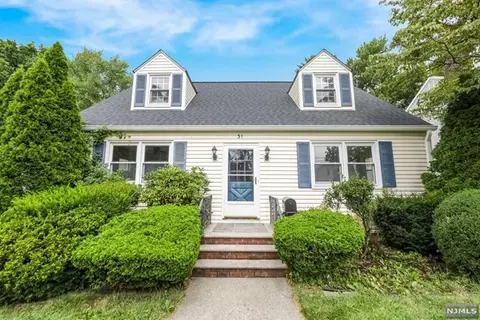 31 Bennett Rd, Teaneck, NJ 07666 photo 1