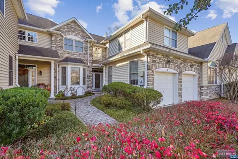 72 Schindler Ct, Parsippany, NJ 07054