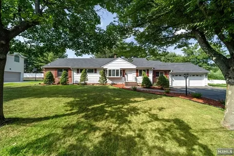 677 Victoria Ave, Paramus, NJ 07652 photo 1