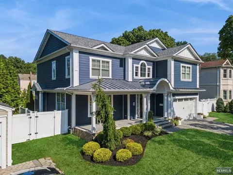 395 Chestnut St, Paramus, NJ 07652 photo 1