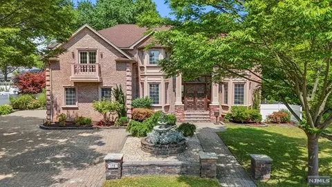 173 Haase Ave, Paramus, NJ 07652 photo 1