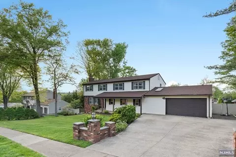 23 Darlington Dr, Wayne, NJ 07470 photo 1