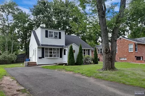 50 Legion Pl, Paramus, NJ 07652 photo 1