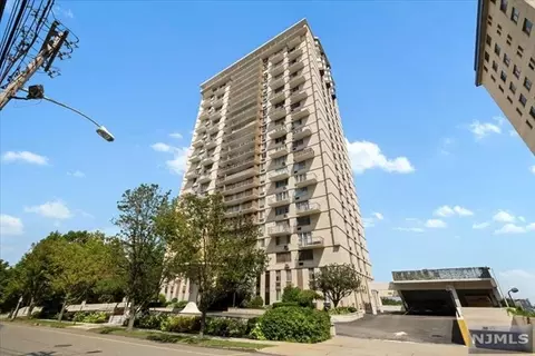160 Overlook Ave #6F, Hackensack, NJ 07601 photo 1
