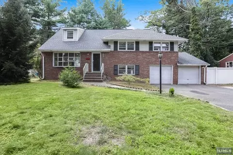 81 Knickerbocker Rd, Demarest, NJ 07627 photo 1