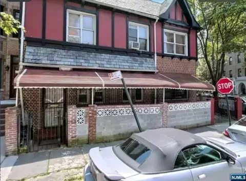 2 Stephens Ct, Brooklyn, NY 11226 photo 1