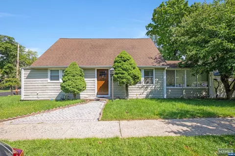 120 Hershfield St, Pompton Lakes, NJ 07442