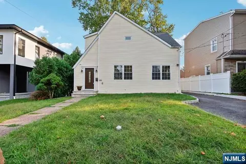 118 Sunset Ln, Tenafly, NJ 07670