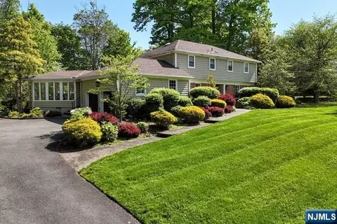 77 Oak Dr, Saddle River, NJ 07458 photo 1