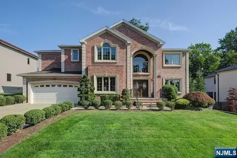 145 Thomas Dr, Paramus, NJ 07652 photo 1
