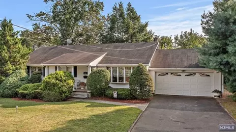 236 Woodcrest Rd, Paramus, NJ 07652 photo 1
