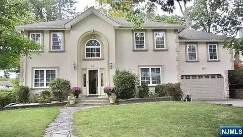 85 Circle Dr, Paramus, NJ 07652 photo 1