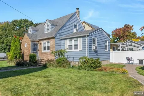 115 Maple St, Teaneck, NJ 07666 photo 1