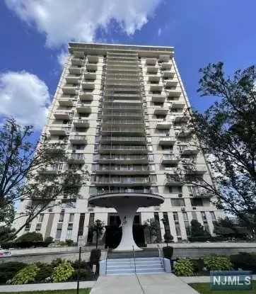 160 Overlook Ave #16E2, Hackensack, NJ 07601 photo 1