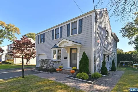 392 Terhune Ave, Paramus, NJ 07652 photo 1
