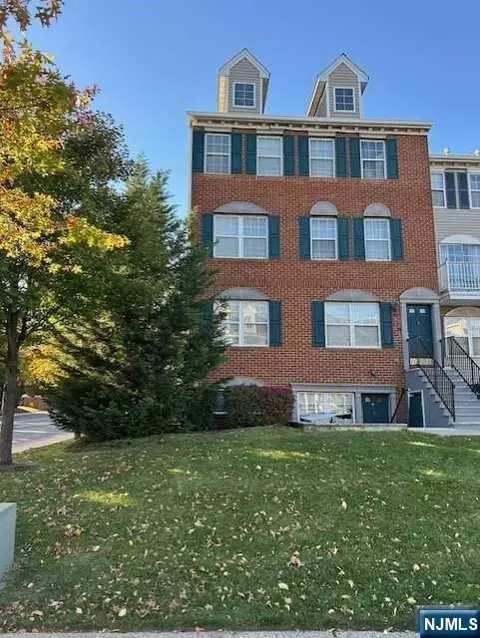 91 Callahan Ct, Newark, NJ 07103