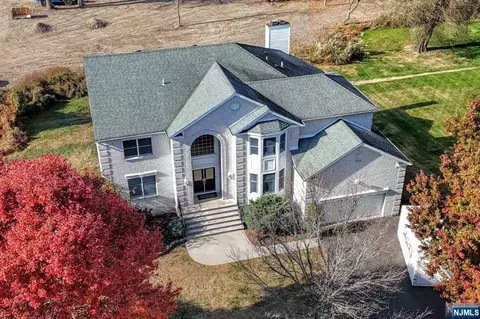 309 Cardinal Pl, Paramus, NJ 07652 photo 1