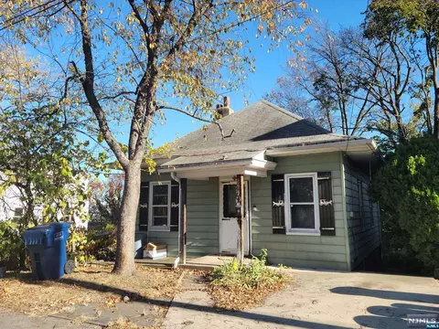 78 Vanderbeck Pl, Hackensack, NJ 07601 photo 1