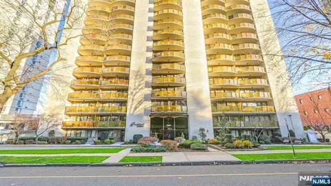 150 Overlook Ave #3F, Hackensack, NJ 07601 photo 1