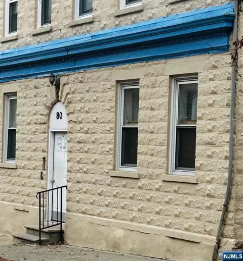 80 Bay St # 8, Montclair, NJ 07042
