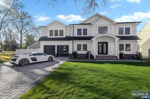 58 Benton Rd, Paramus, NJ 07652 photo 1