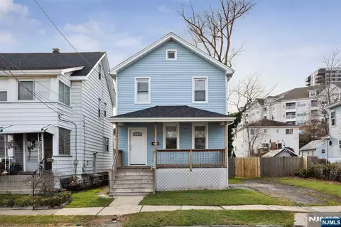 271 Berry St, Hackensack, NJ 07601 photo 1