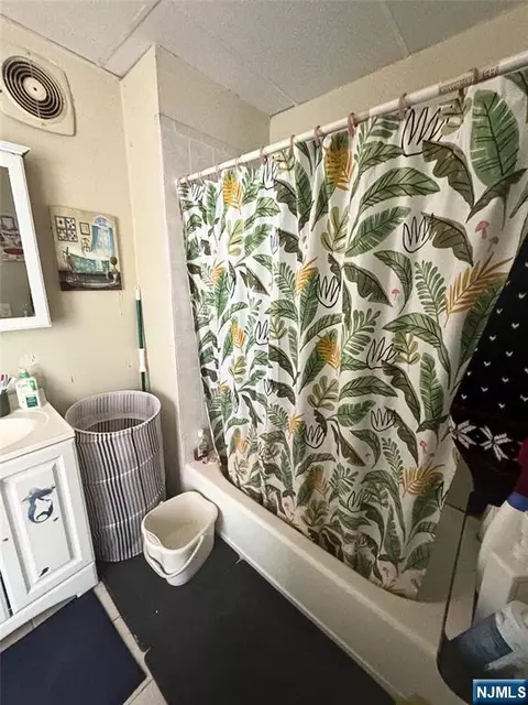 Bath - 72 Lawrence St, Hackensack, NJ 07601 photo 3 of 4