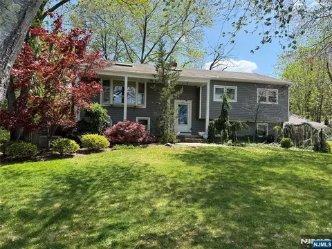500 Fordham Pl, Paramus, NJ 07652 photo 1