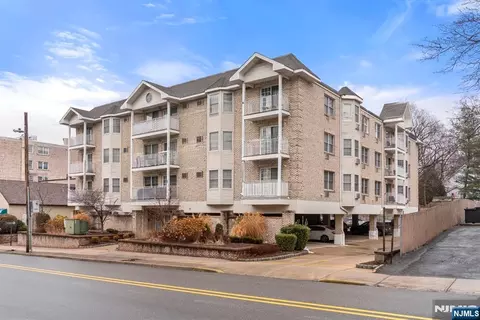 420 Passaic St #3F, Hackensack, NJ 07601 photo 1