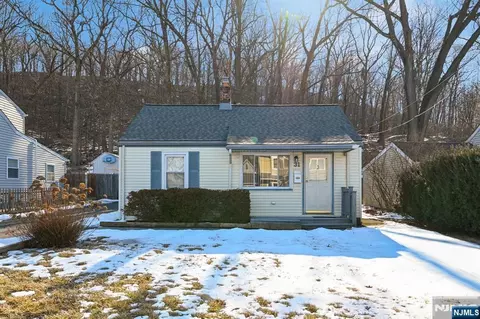 31 Boulevard, Wanaque, NJ 07420 photo 1