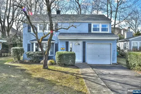 14 Stuart St, Waldwick, NJ 07463 photo 1