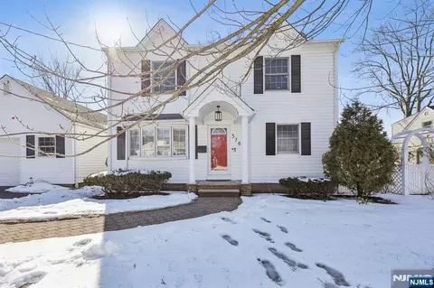 376 Deerfield St, Ridgewood, NJ 07450